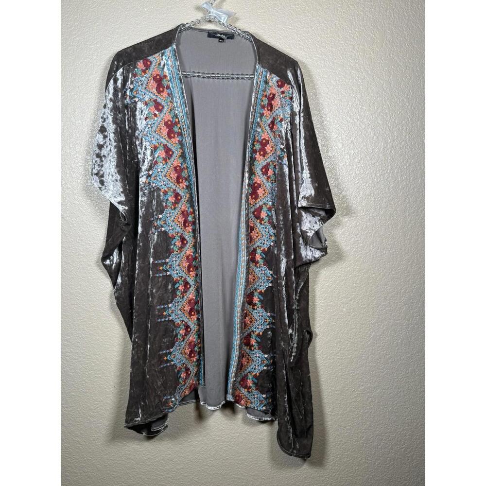 Andree by Unit embroidered Crushed Velvet Floral Kimono Size‎ M Gray